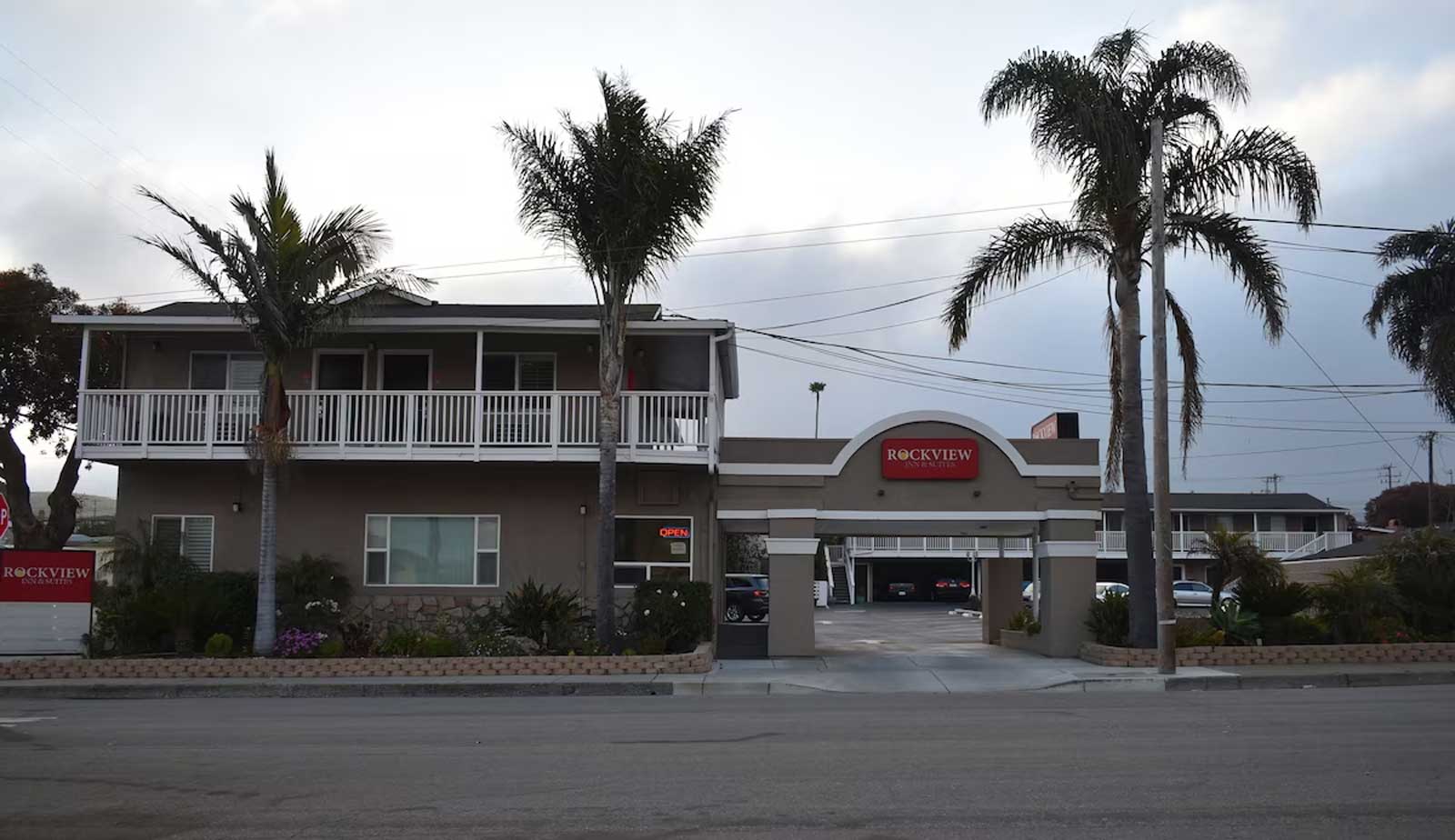 Rockview Inn & Suites Rockview Inn & Suites