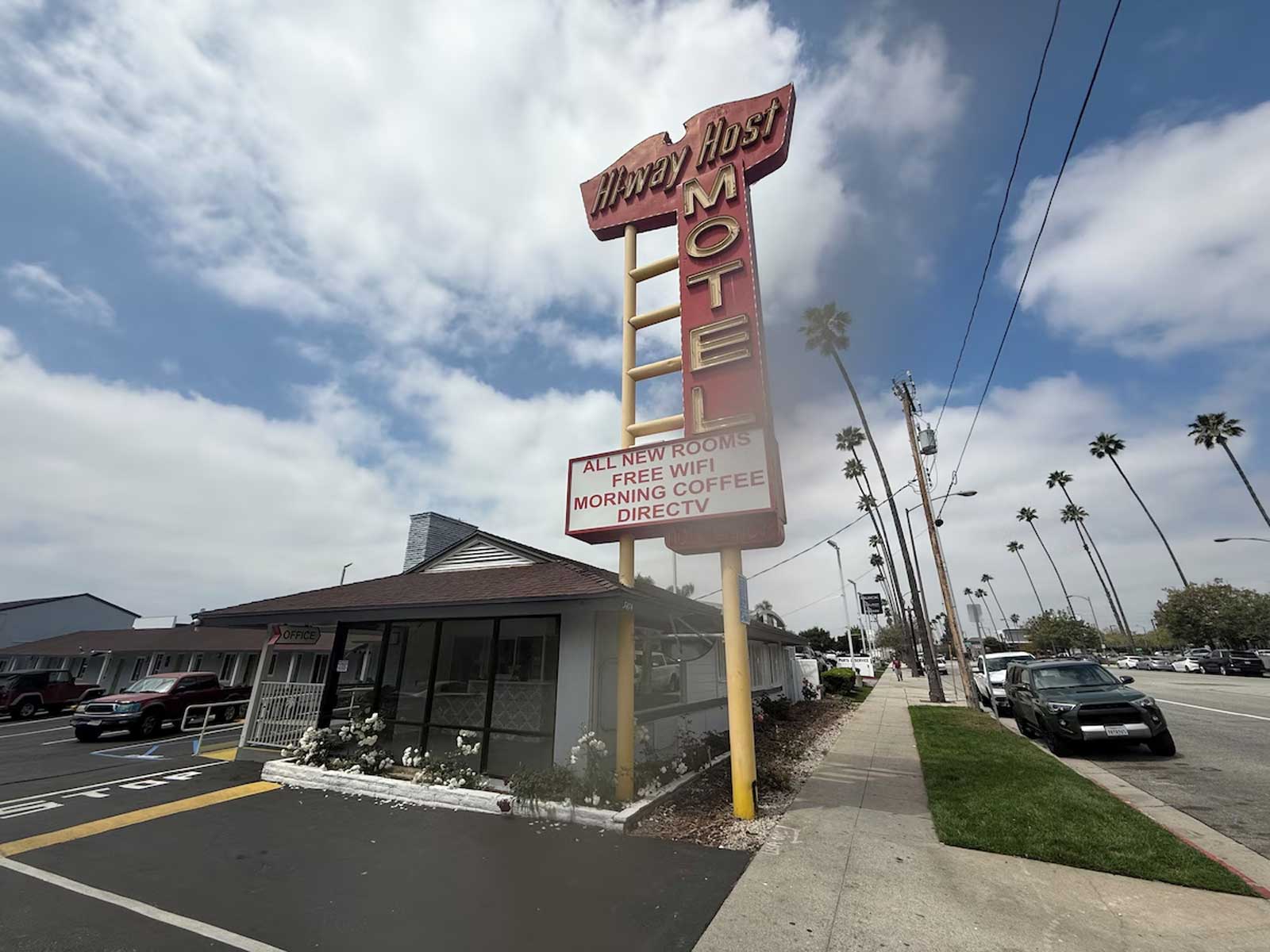 Hi-Way Host Motel