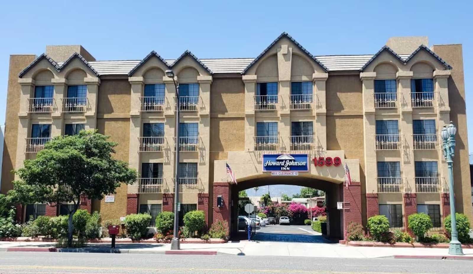Howard Johnson by Wyndham Pasadena