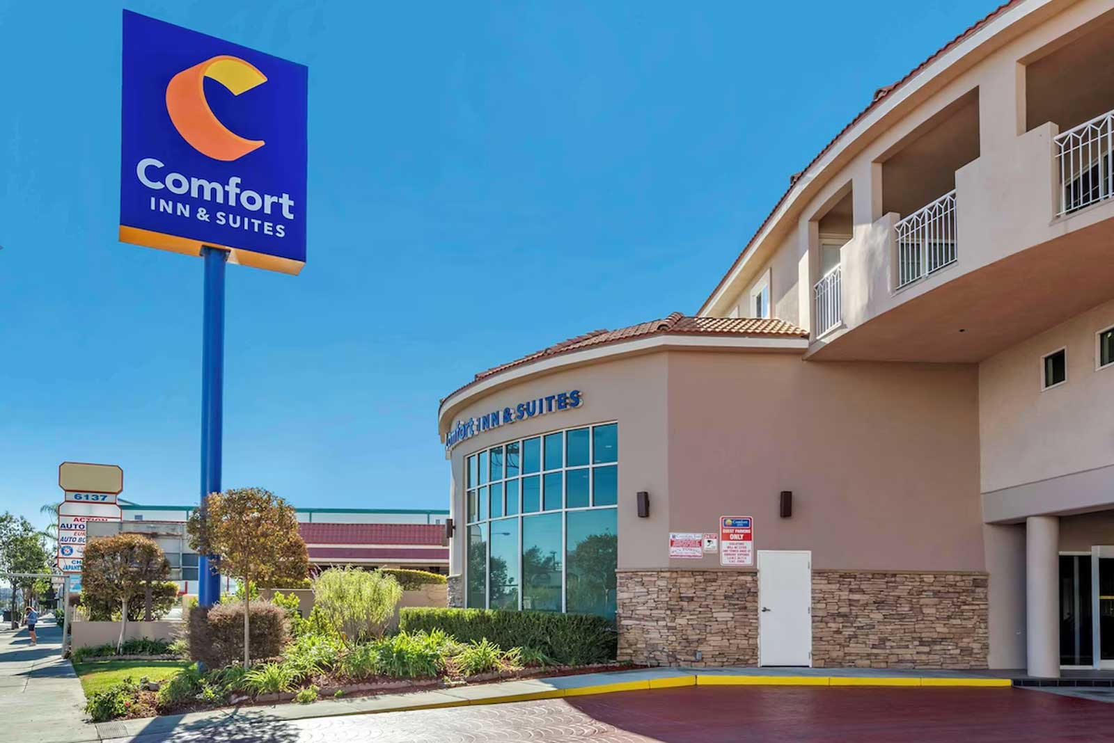 Comfort Inn & Suites Near Universal - N. Hollywood - Burbank