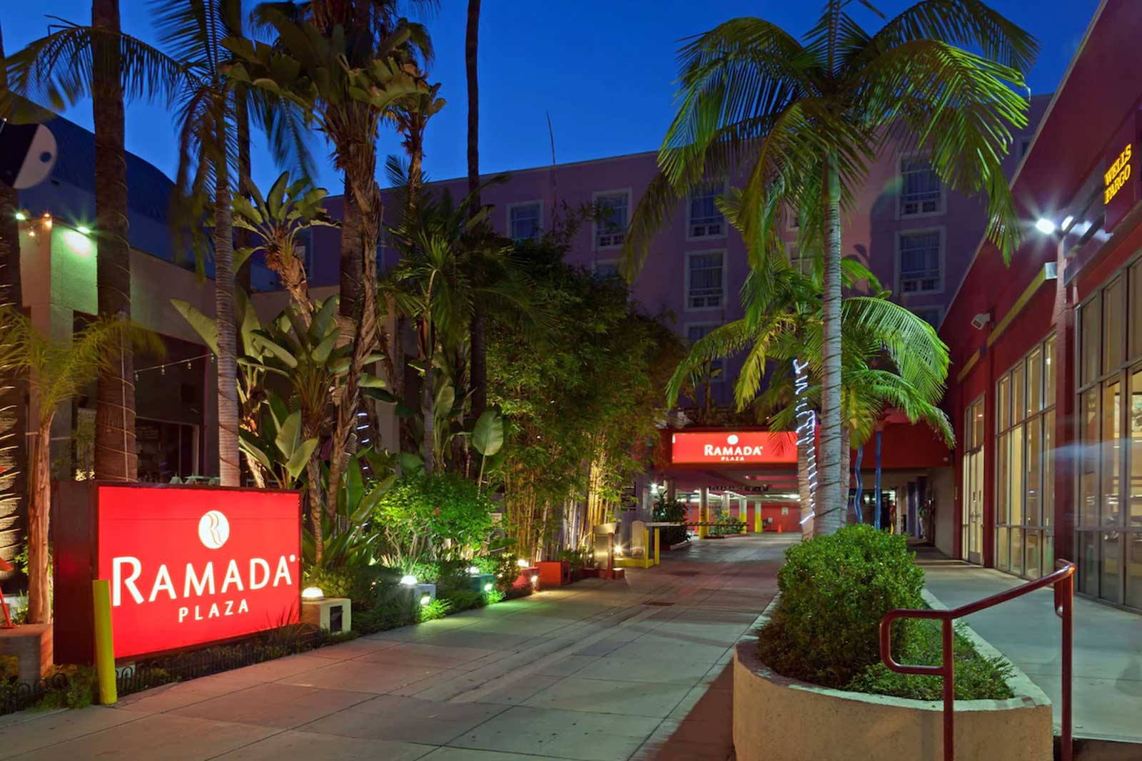 Ramada Plaza by Wyndham West Hollywood Hotel & Suites Ramada Plaza by Wyndham West Hollywood Hotel & Suites