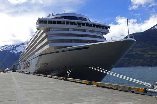 Kreuzfahrtschiff Crystal Serenity in Skagway