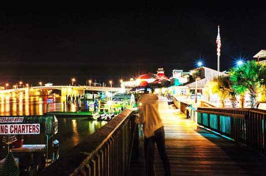 Madeira Beach bei Nacht